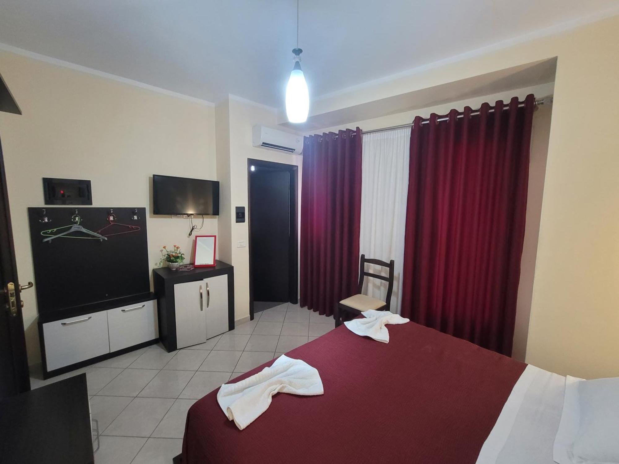 Haris Hotel Vlorë 外观 照片