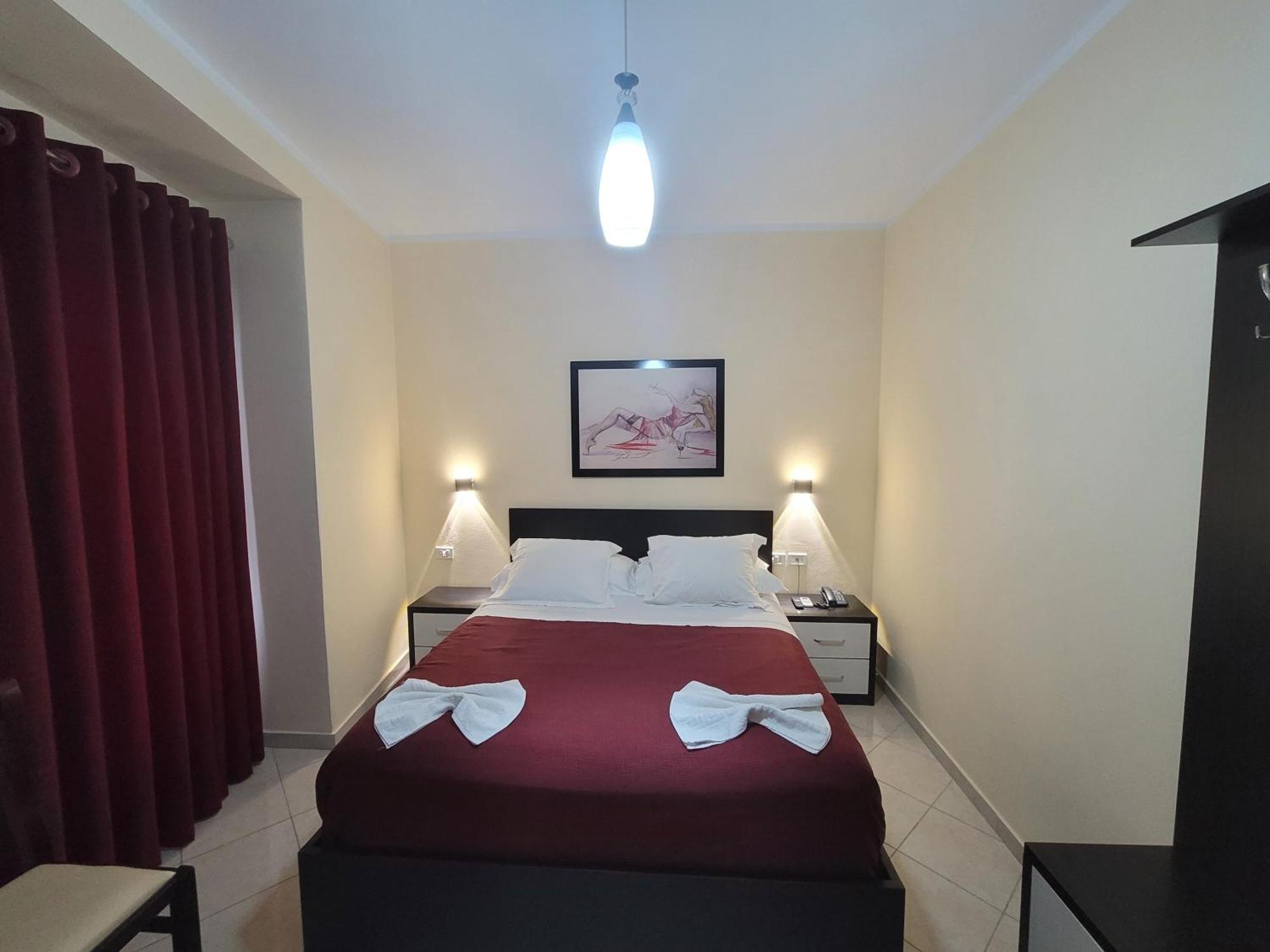 Haris Hotel Vlorë 外观 照片