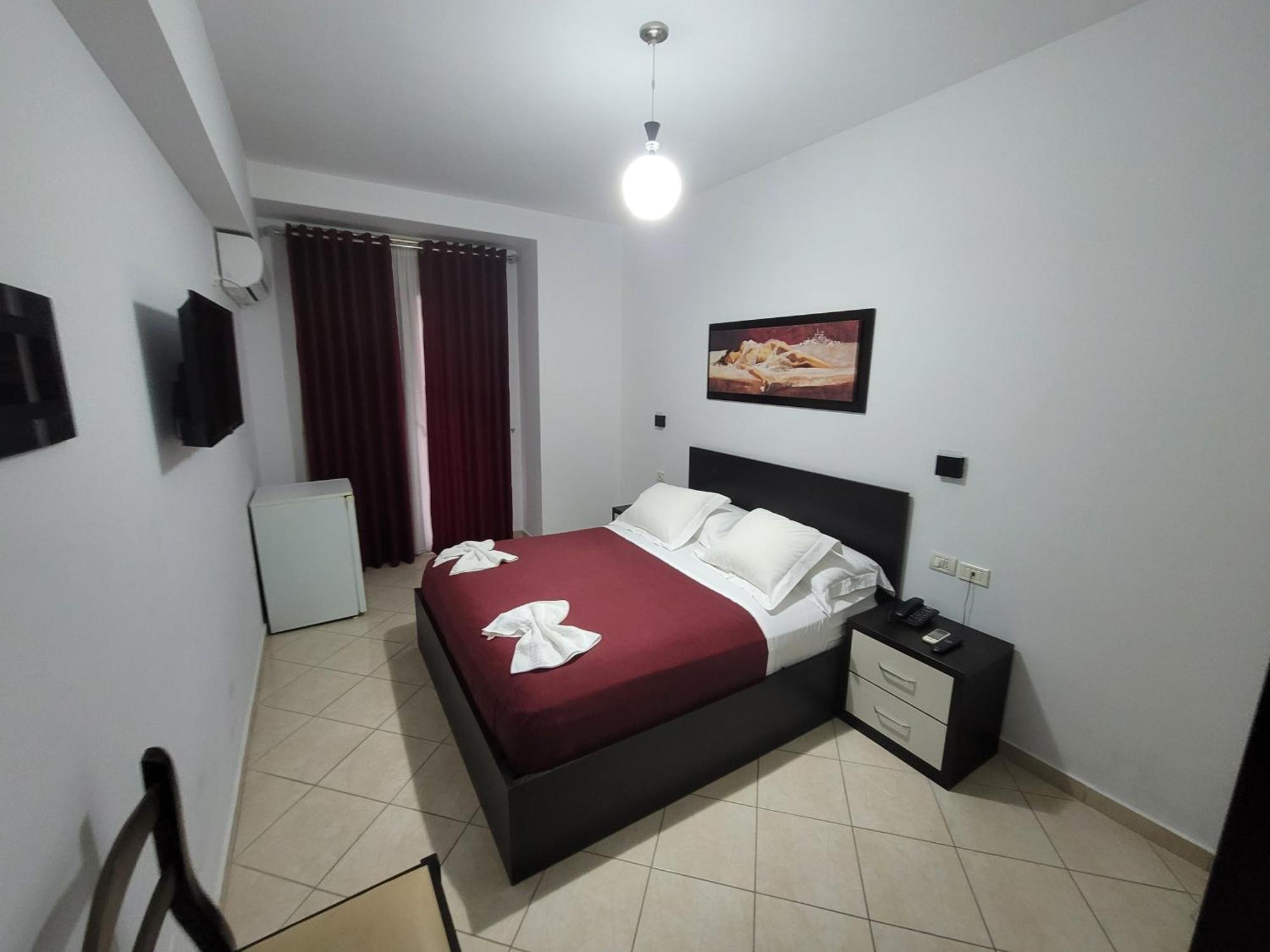 Haris Hotel Vlorë 外观 照片