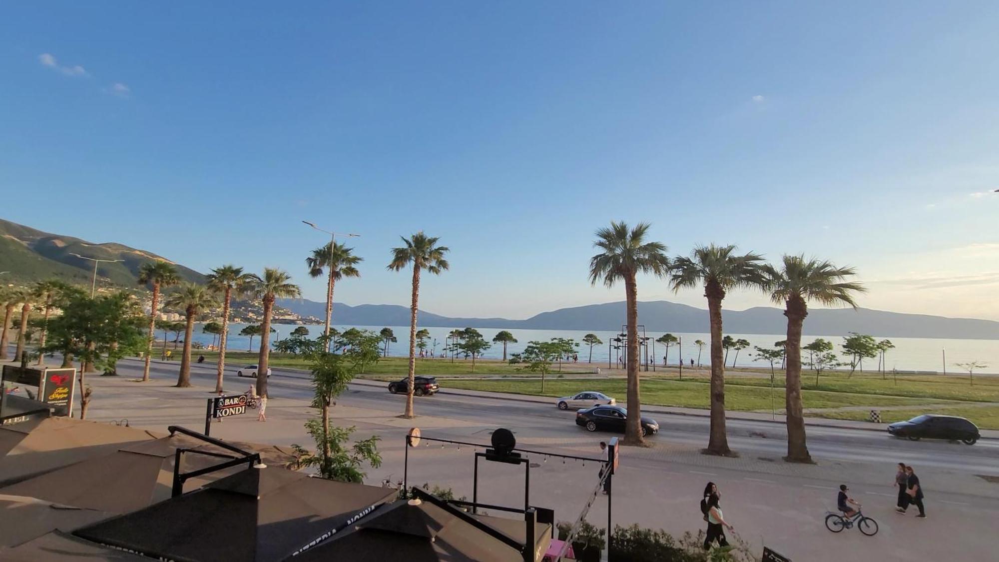 Haris Hotel Vlorë 外观 照片