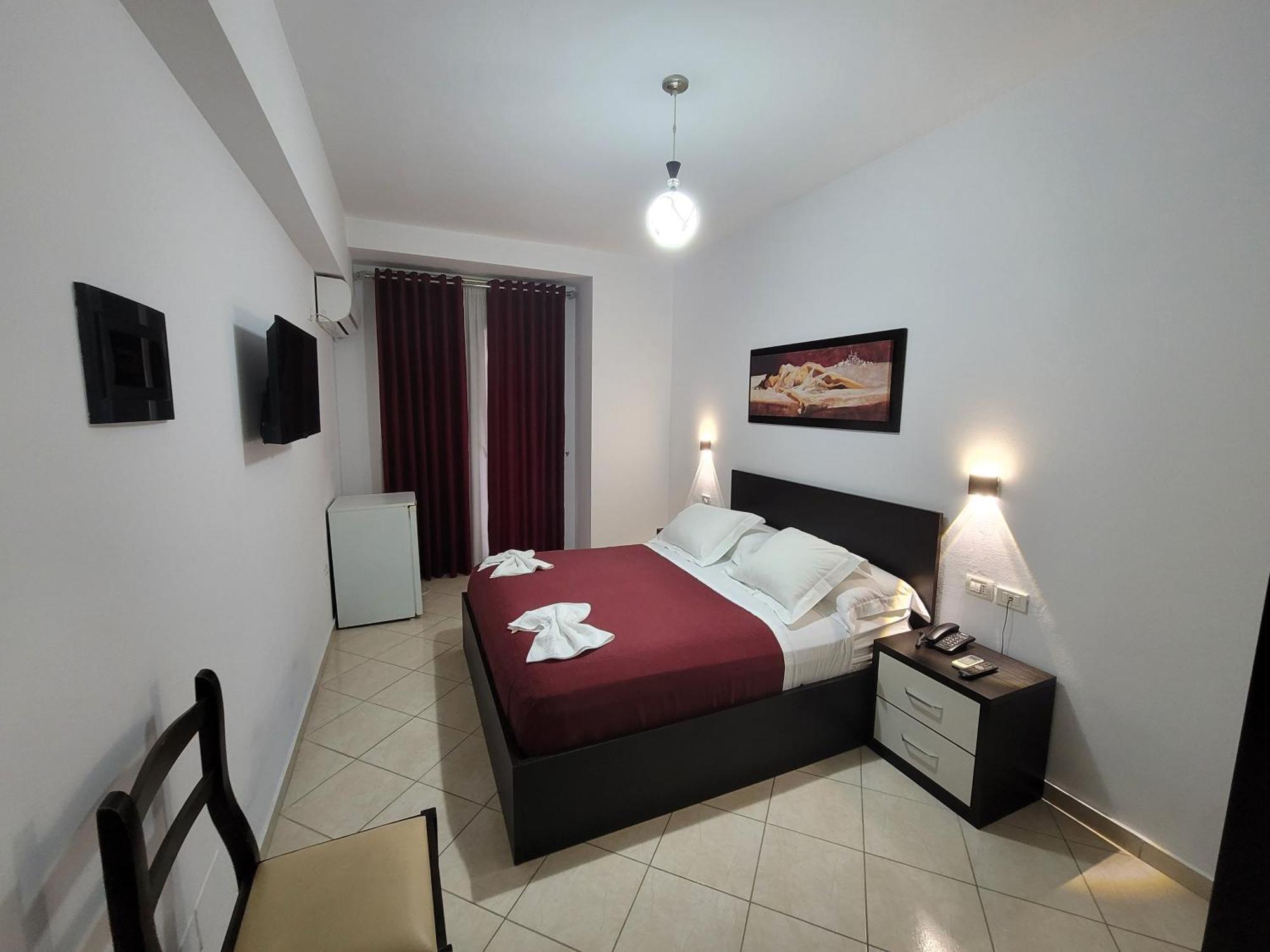 Haris Hotel Vlorë 外观 照片