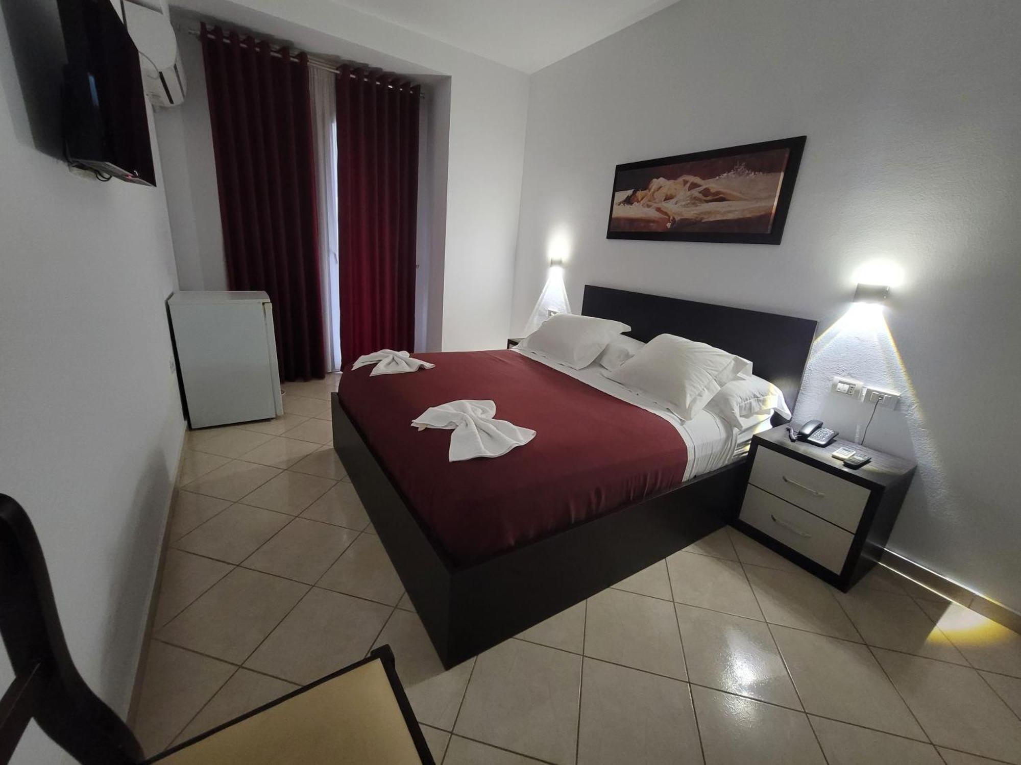 Haris Hotel Vlorë 外观 照片