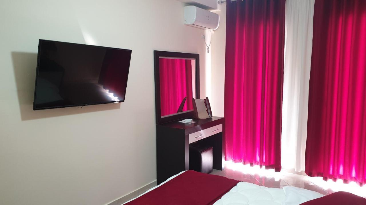 Haris Hotel Vlorë 外观 照片